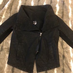 Women’s distressed Moto jacket black